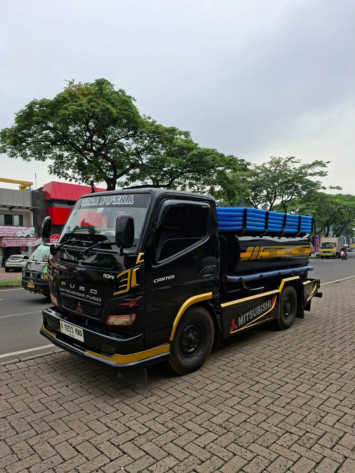 Armada Area Depok